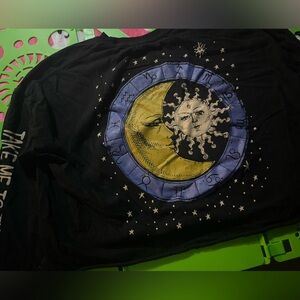 1 mid crop top (black/sun&moon)